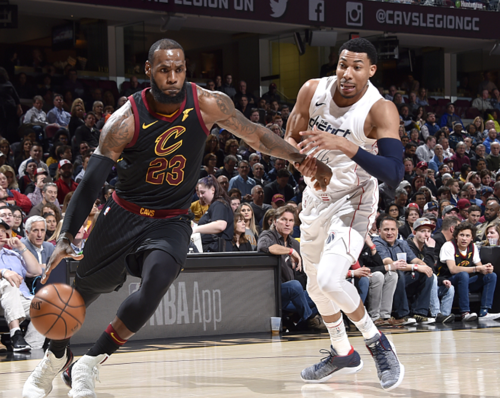 波特兰开拓者训练开放日，今晚防线松动引欢呼，欧联在即，控场能力受关注(波特兰开拓者vs金州勇士)