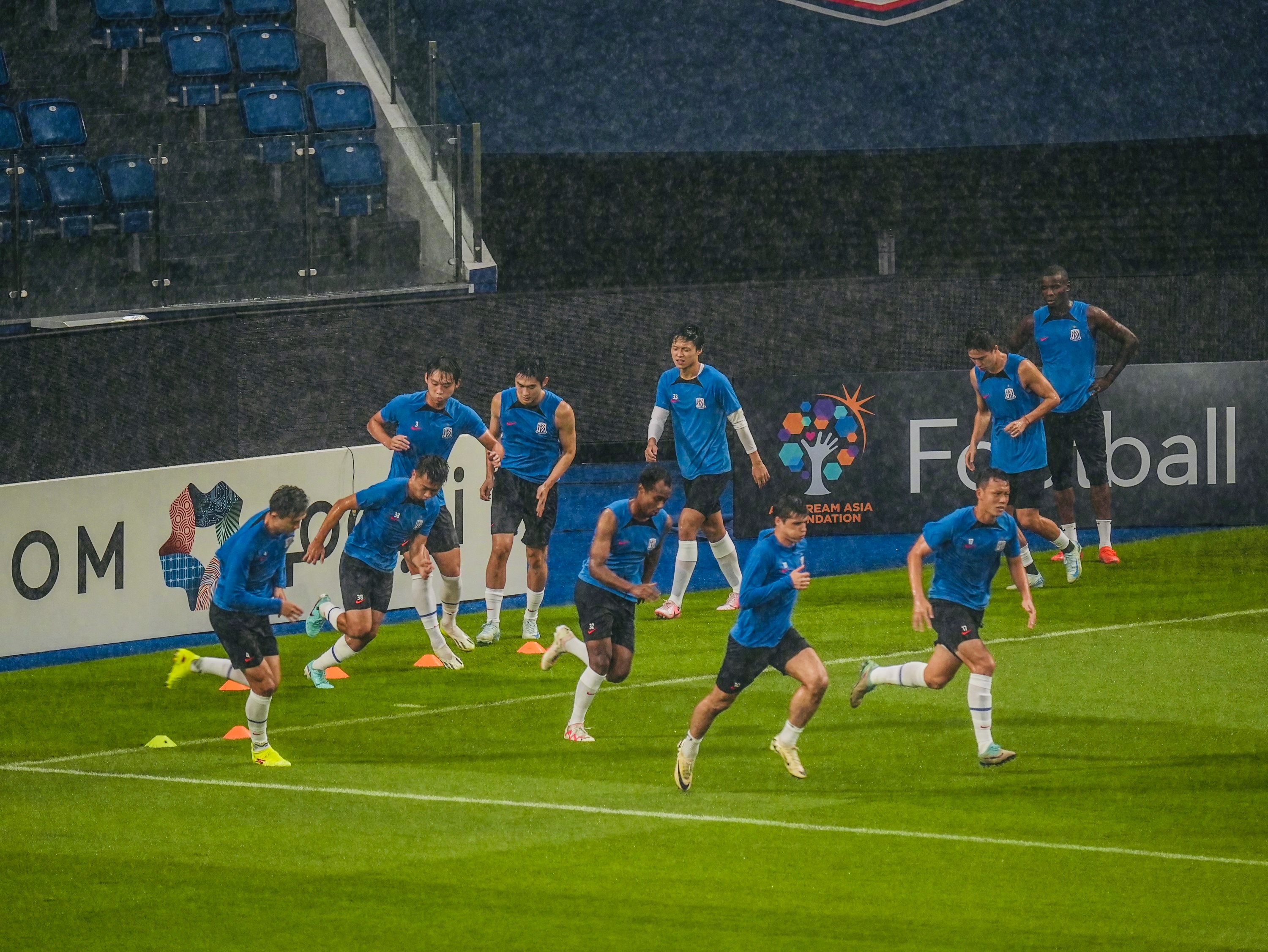 包含里程碑夜亚特兰大遗憾出局,欧联集结日刷纪录,赛场秩序良好,赛程密集仍需轮换的词条 包含里程碑夜亚特兰大遗憾出局,欧联集结日刷纪录,赛场秩序良好,赛程密集仍需轮换的词条