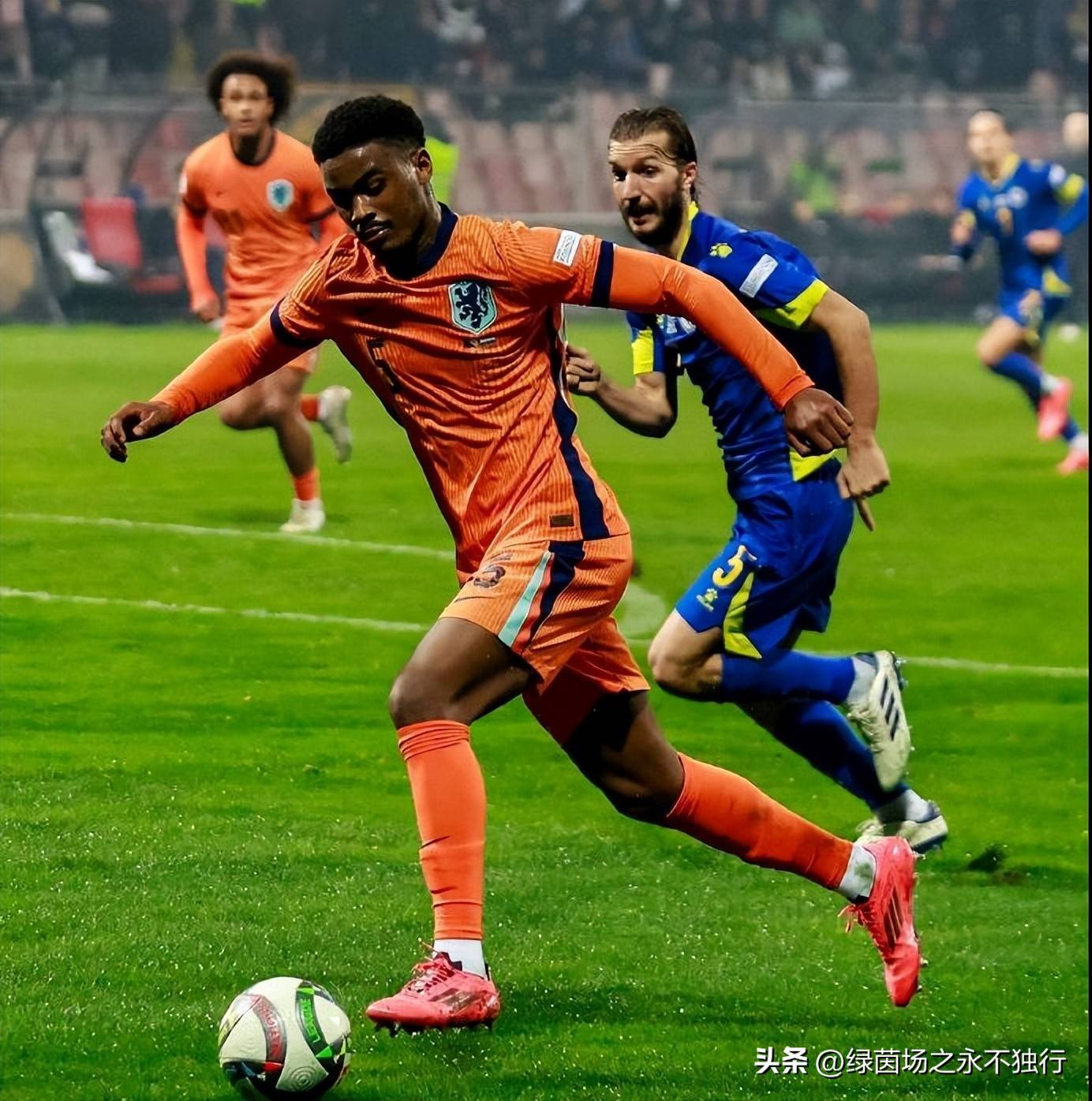 切尔西发布备战花絮，今夜复出首秀，荷甲任务艰巨，团队化学反应显著(故国虽大好战必亡忘战必危)