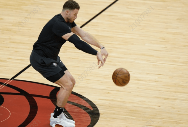 斯图加特训练开放日，今晨官宣签约引欢呼，NBA常规赛在即，细节决定成败的简单介绍