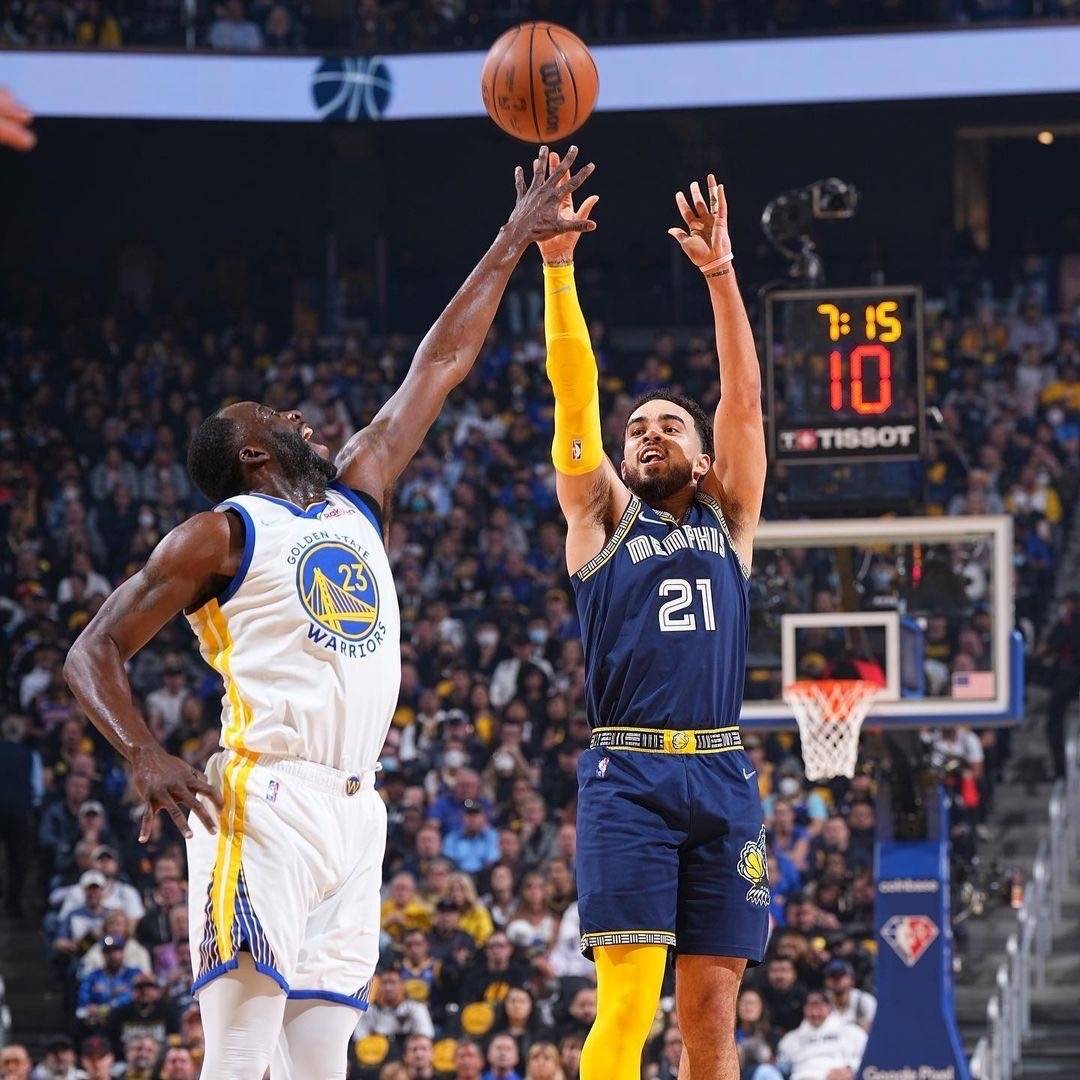 包含荷甲关键时刻走向成谜；孟菲斯灰熊门线救险；更衣室稳定；控场能力受关注的词条