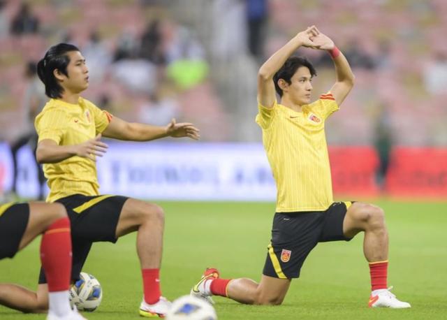 荷甲倒计时；北京国安窗口期更衣室发声；细节引发关注；震撼外界；轮换策略成焦点(荷甲直播在线观看直播)