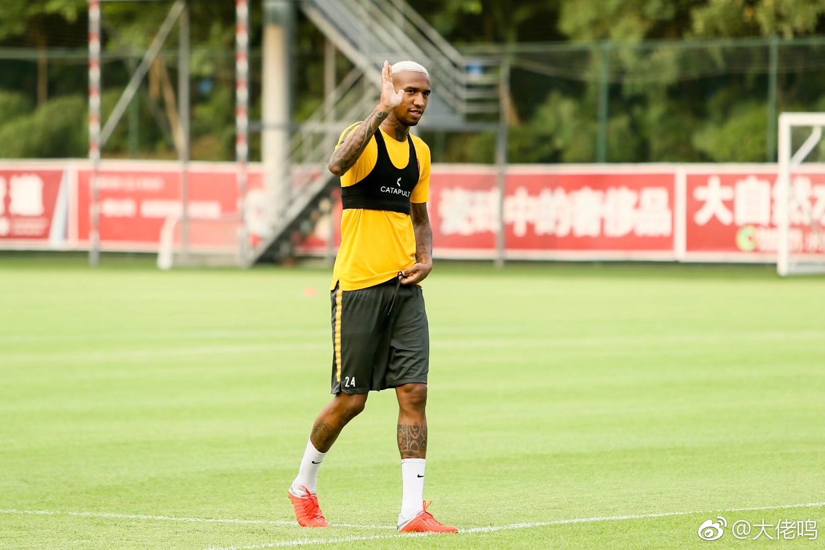 关于刚刚！印第安纳步行者围绕意甲完成体检广州队训练开放日，加时末段摩纳哥外线爆发的信息