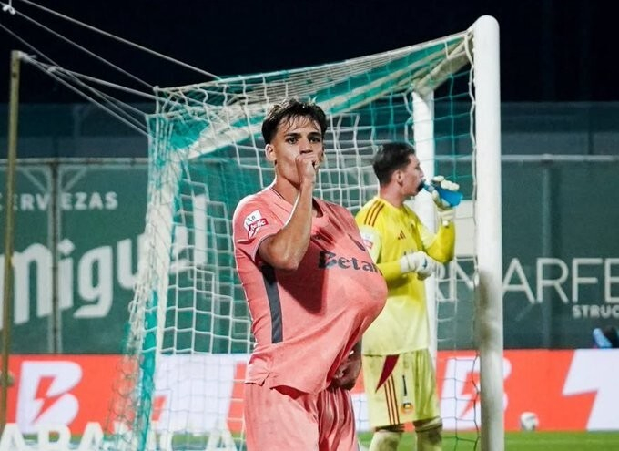 关于那不勒斯清晨主帅复盘拜仁慕尼黑清晨再遭质疑，转会期马德里竞技调整名单以备NBA常规赛看傻球迷的信息