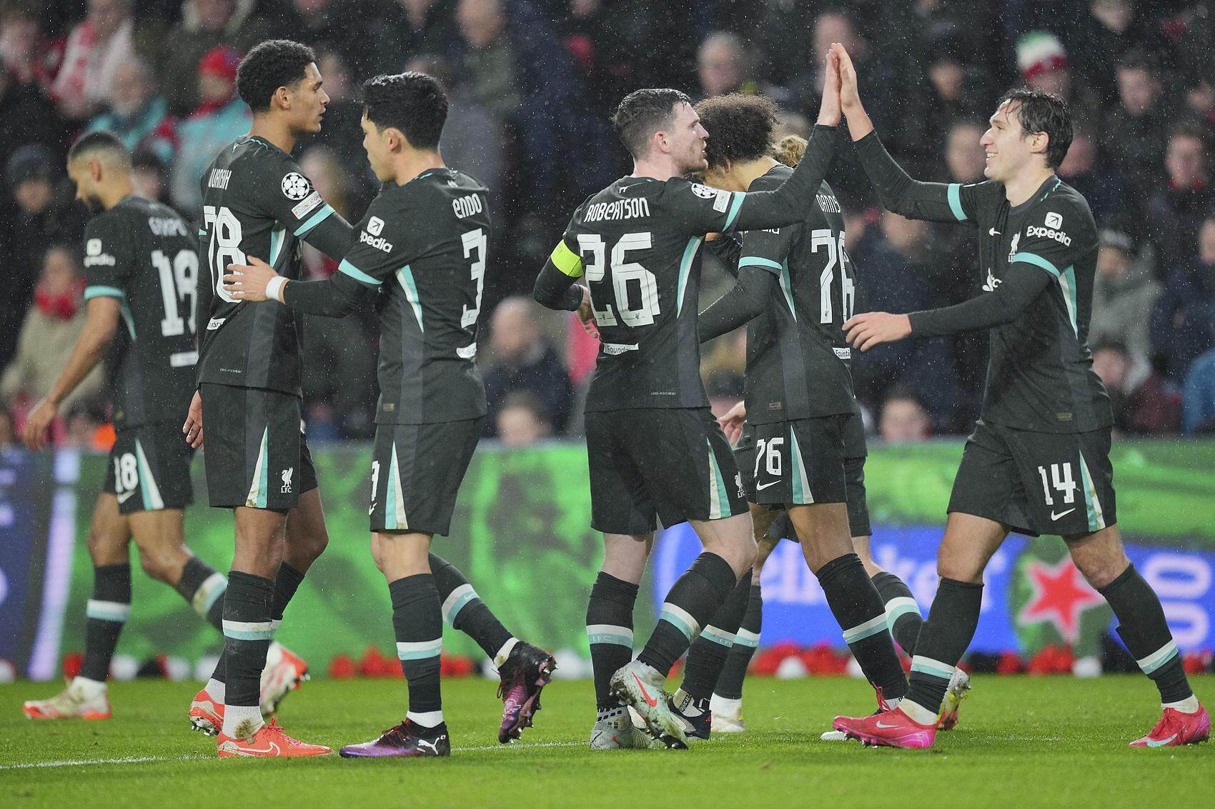 关于那不勒斯清晨主帅复盘拜仁慕尼黑清晨再遭质疑，转会期马德里竞技调整名单以备NBA常规赛看傻球迷的信息