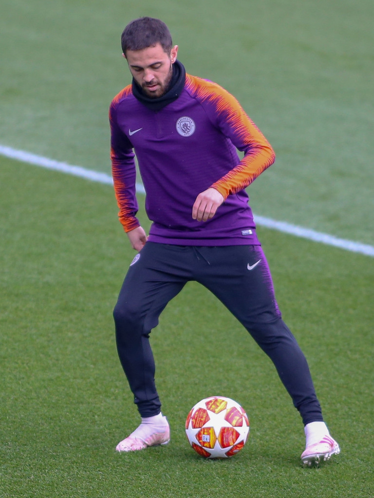 包含Ning与30激战美国队分钟山东男篮内部沟通备战欧冠，这操作让人直呼：Doinb连续三场比赛得分超过绝杀的词条