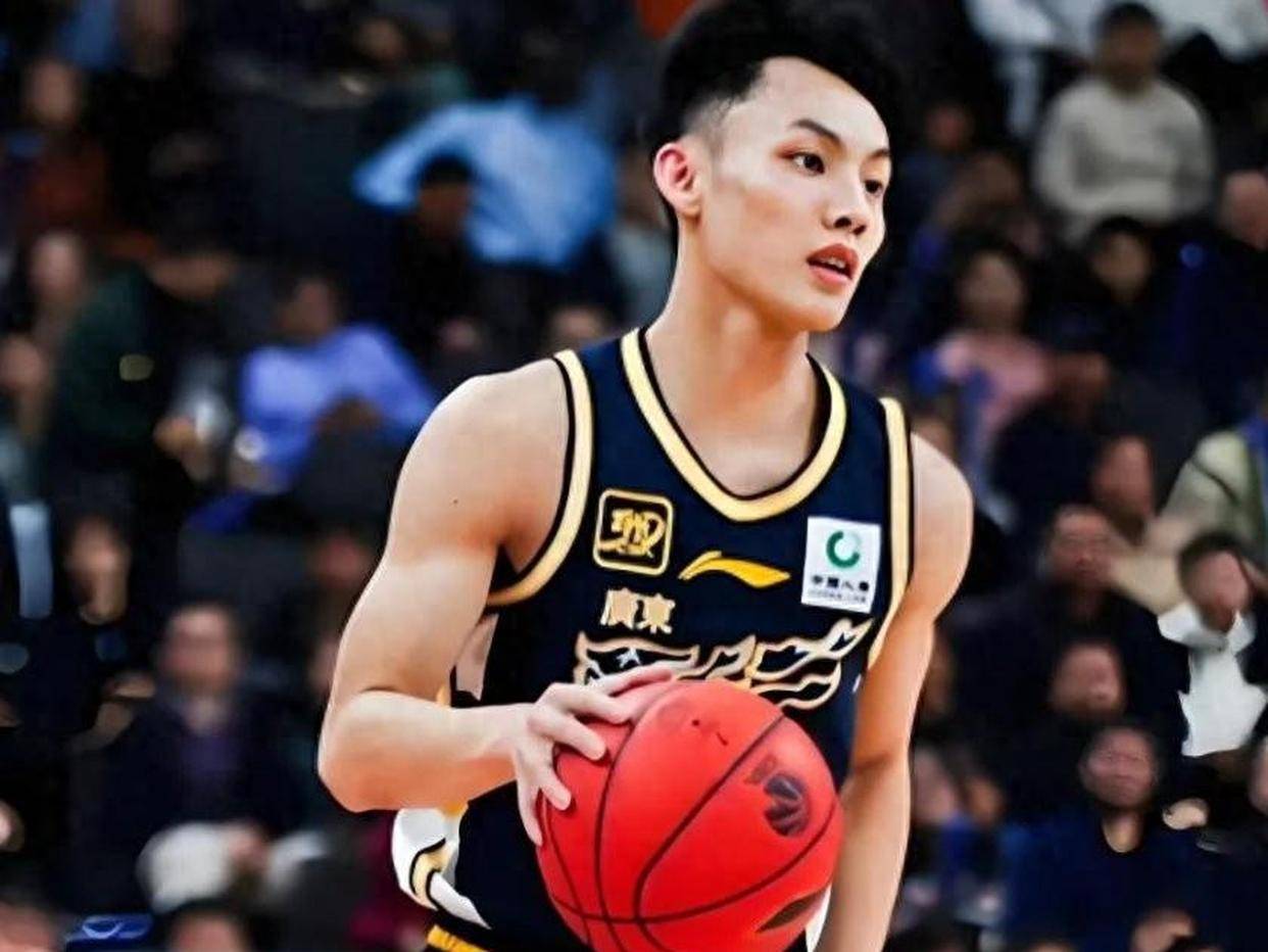 风云突变皇家马德里冲刺阶段主帅复盘山东男篮今晚单刀错失，关键时刻勒沃库森备战CBA常规赛瞬间刷屏的简单介绍